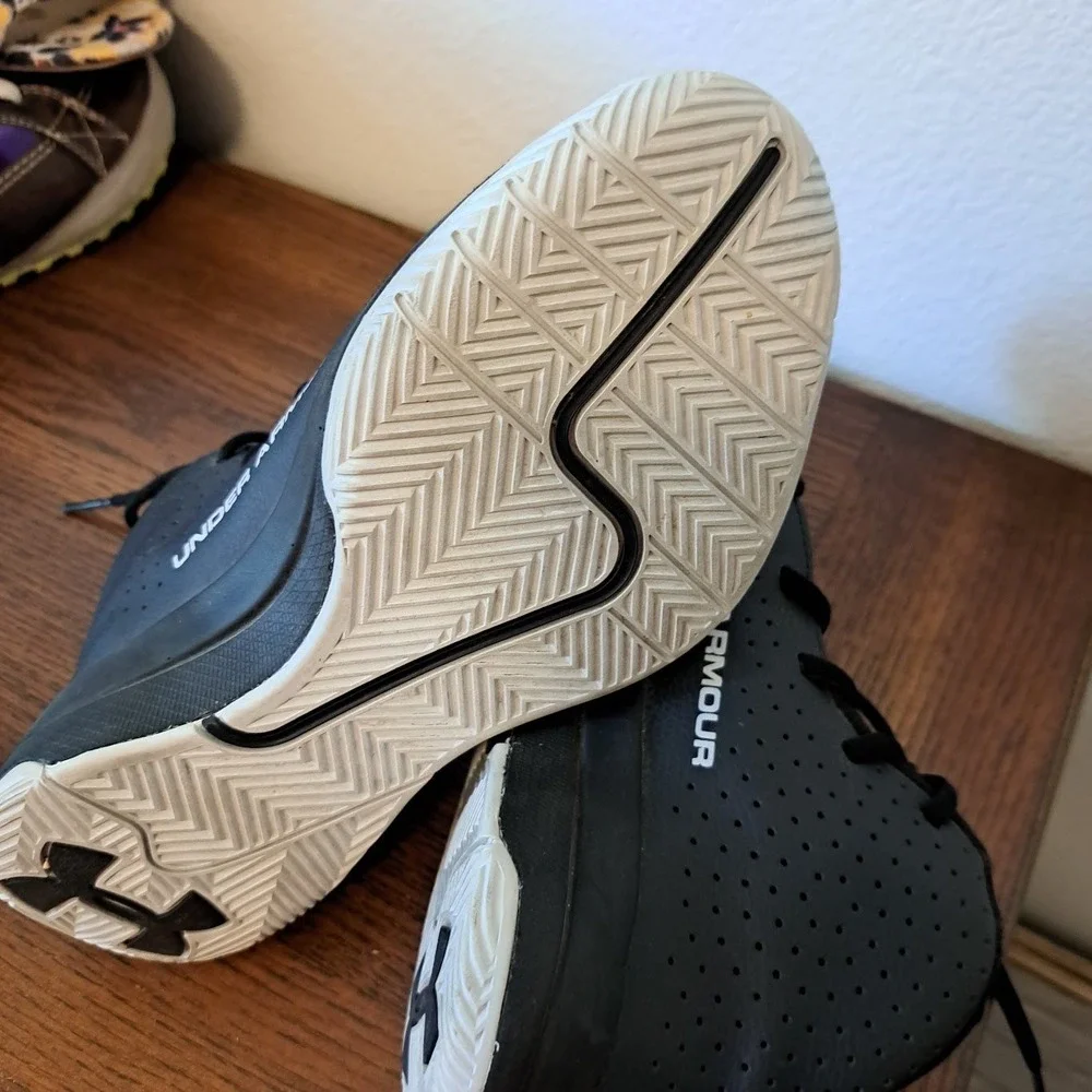 Under Armour Jet 2019 Kids Basketball Shoes Black White 3022121-001 Size 5Y